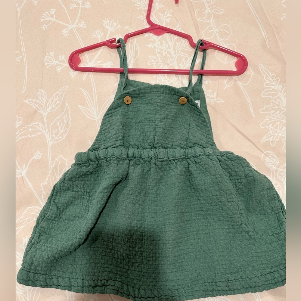 Zara- Green adorable jumper with wooden buttons. 12-18months
